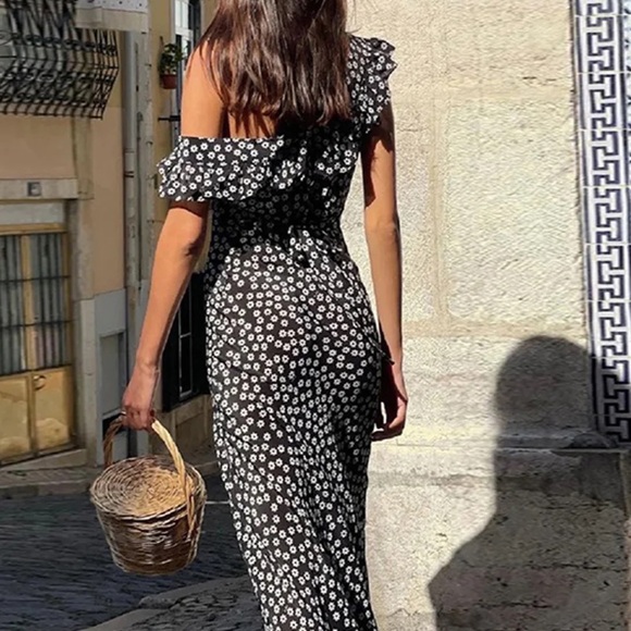 Commense Black and White One Shoulder Dress - Picture 7 of 7